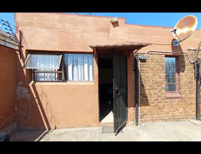 5 BEDROOM HOUSE FOR SALE IN PRETORIA WEST